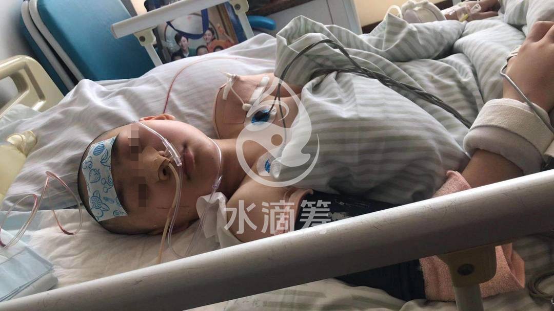 女孩患罕见病，五十万治疗费压垮单身妈妈，水滴筹爱心接力生命