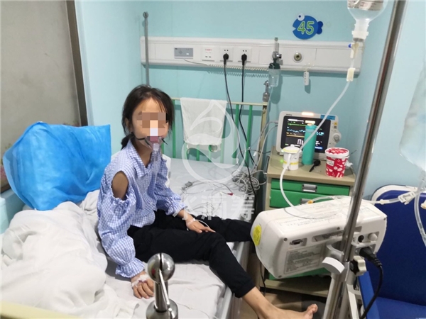 昔日小天使患癌后失去笑容，退伍父亲为救女儿，含泪求助水滴筹